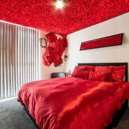 Romance In Leicester City Center Екстериор снимка